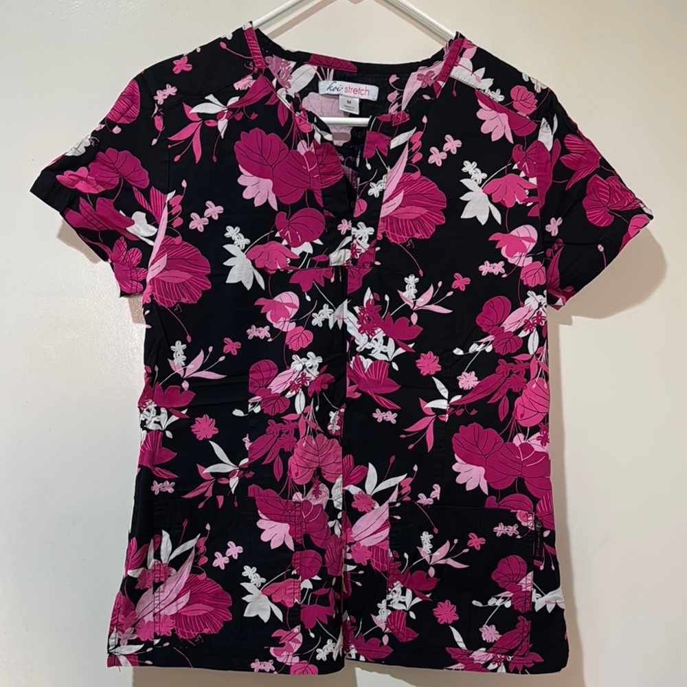 Koi Stretch Scrub Top - Black/Pink Floral